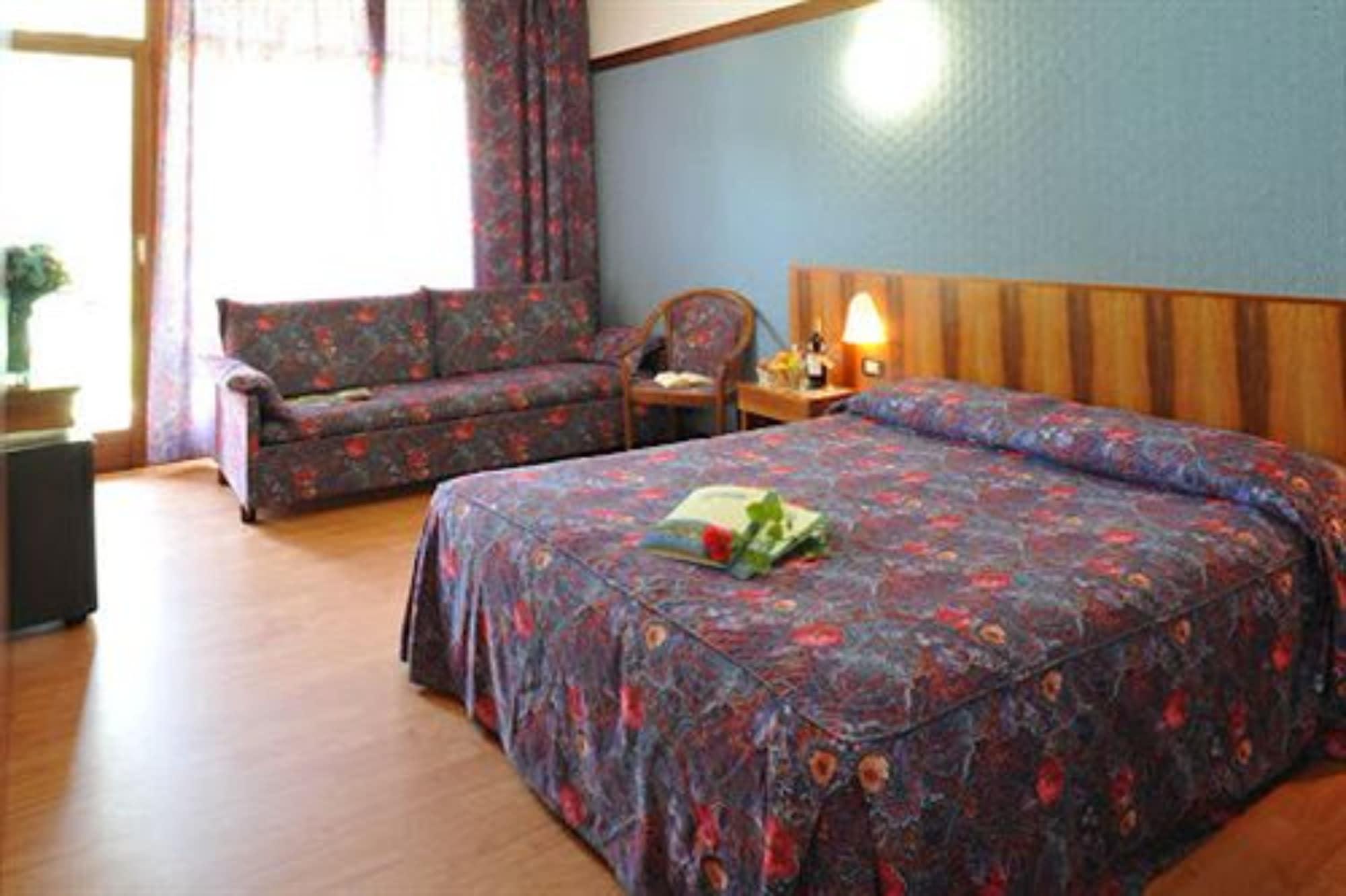 Park Hotel Oasi Garda  Exterior foto