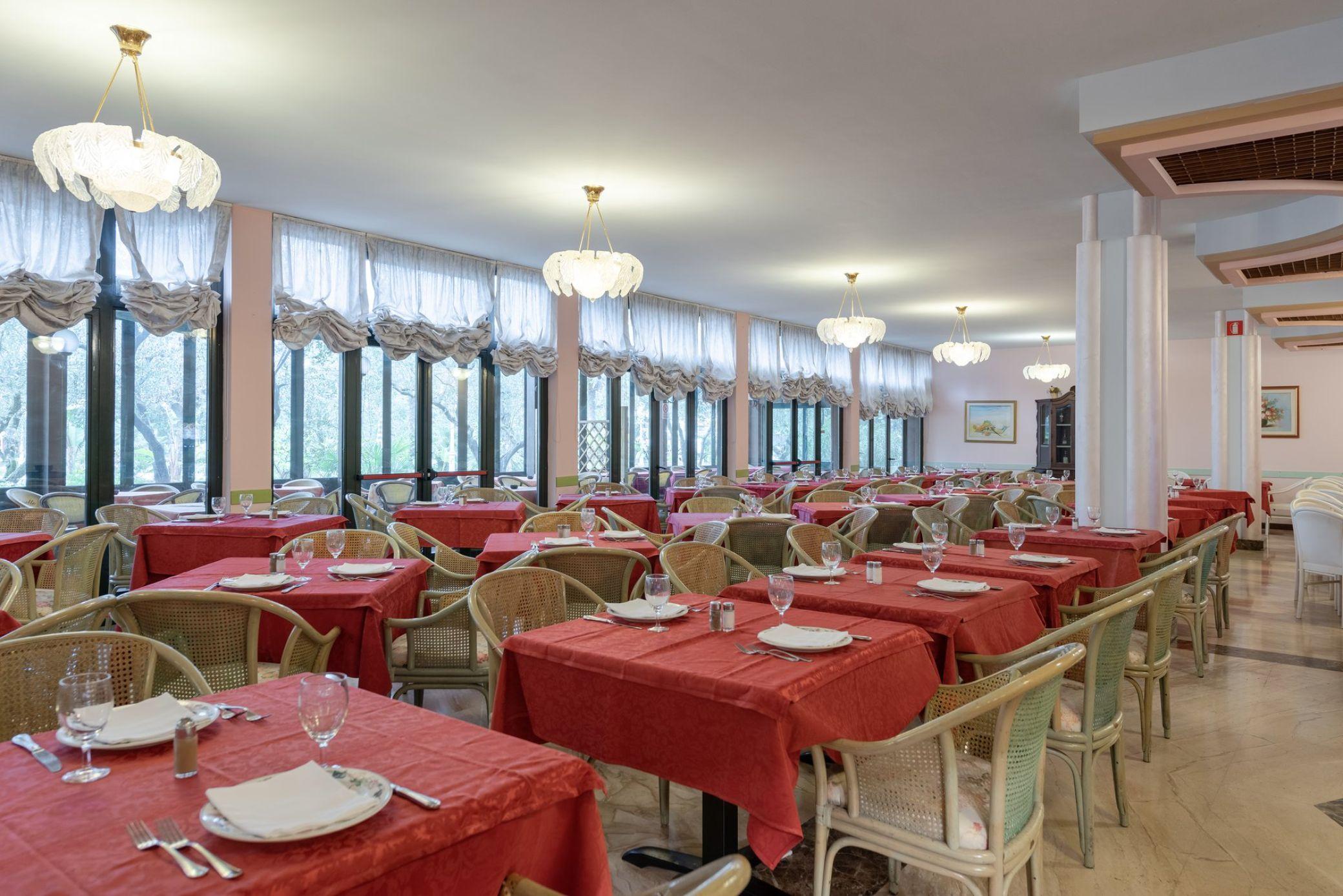 Park Hotel Oasi Garda  Exterior foto