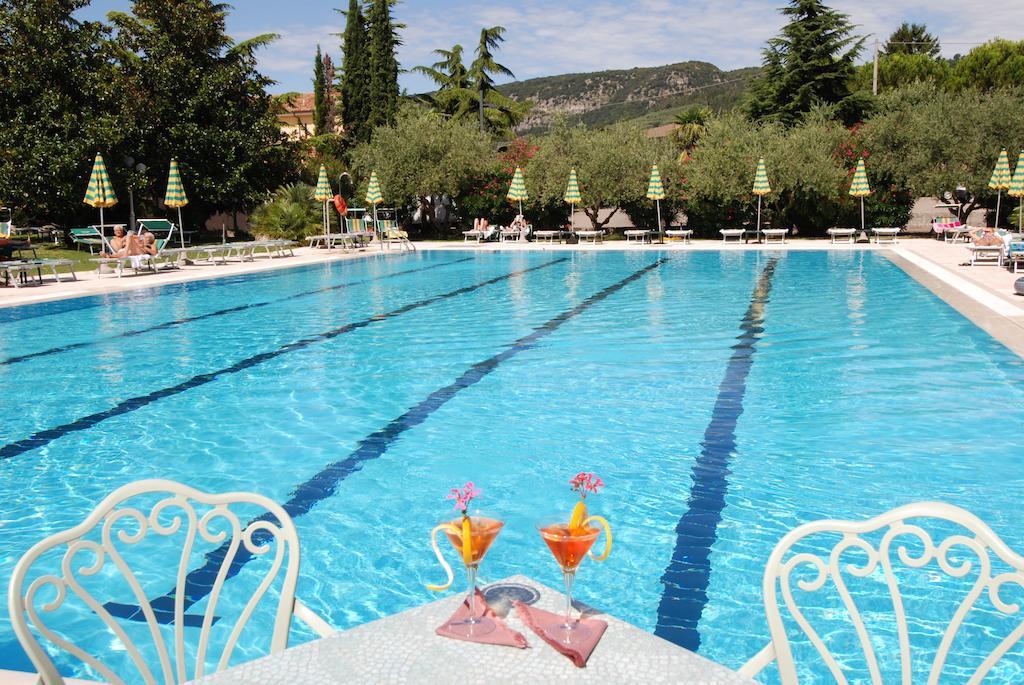 Park Hotel Oasi Garda  Exterior foto
