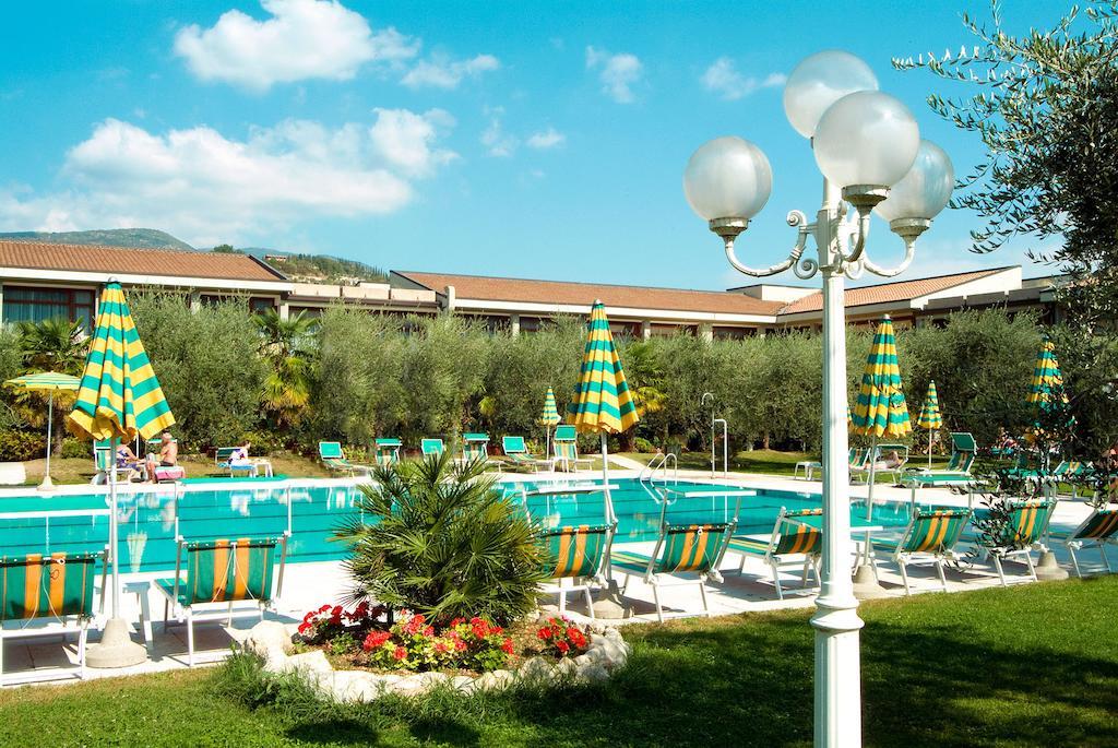 Park Hotel Oasi Garda  Exterior foto