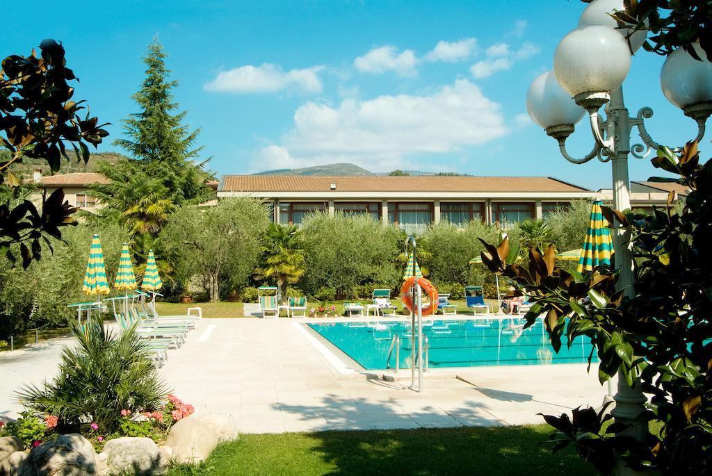 Park Hotel Oasi Garda  Exterior foto